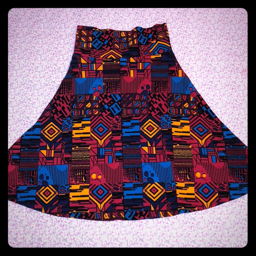 NWOT - Lularoe Azure, Size Small Bold Geometrical